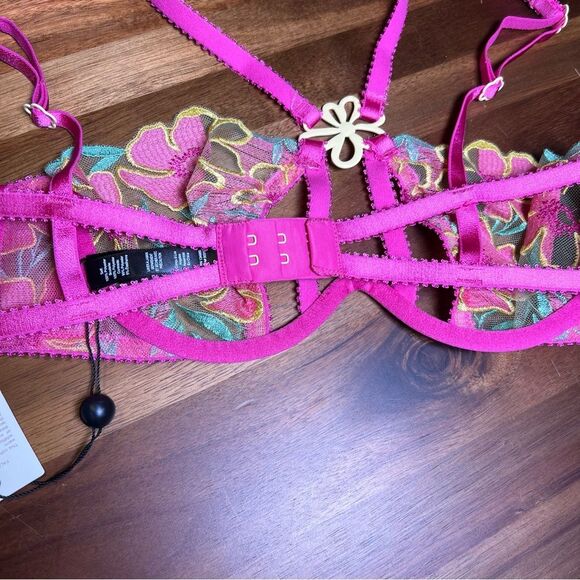 for Love & Lemons bra 🔥 floral lace 🔥 fuchsia pink 🔥 NWT 🔥 extra small - Picture 4 of 5